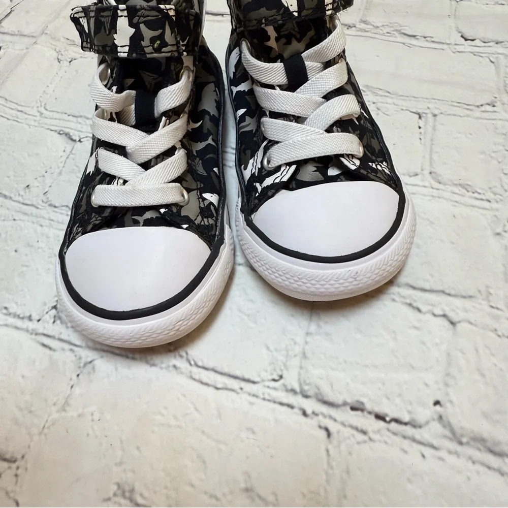Shark Converse